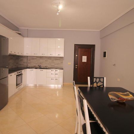 Mece Apt. Sarandë Exterior foto