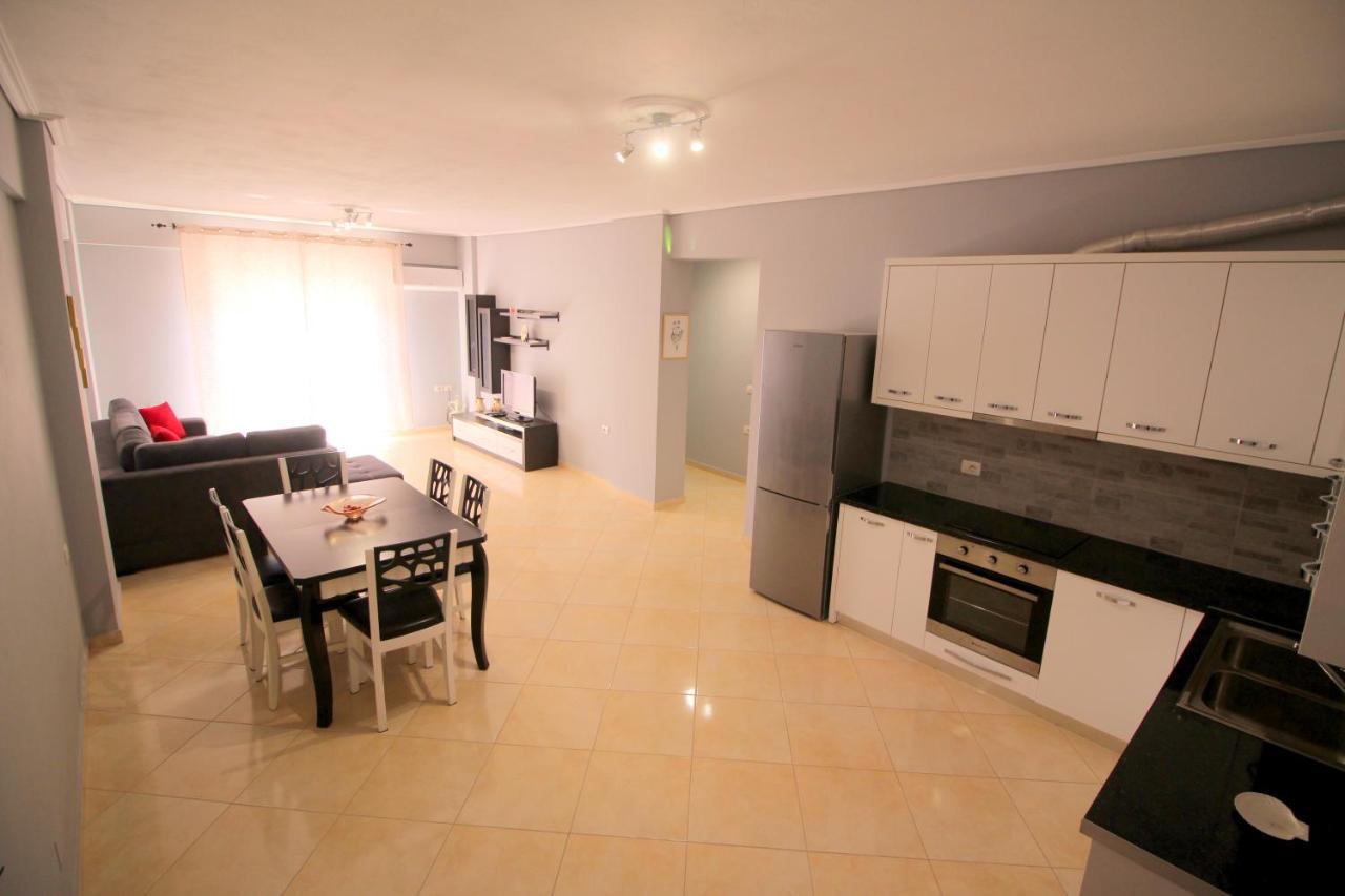 Mece Apt. Sarandë Exterior foto